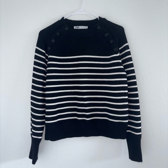 Zara Nautical Striped Knit Pullover Sweater Black White
Anchor Buttons Medium - Picture 3 of 15
